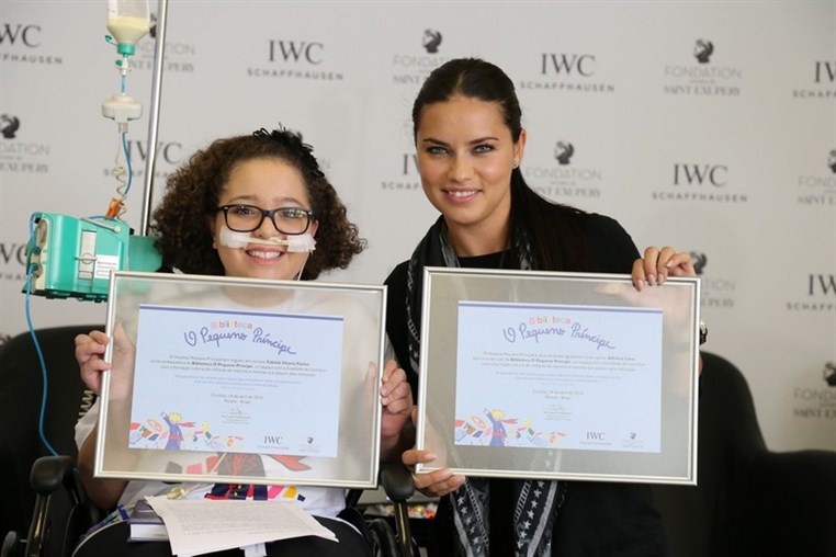 Adriana Lima Cuts the Ribbon on The Little Prince Library in Children’s Hospital